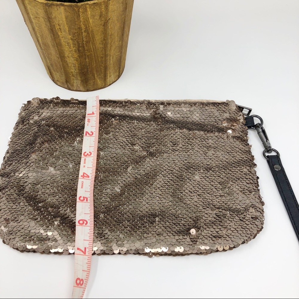 Merona Sequenced Wristlet - Picture 5 of 5